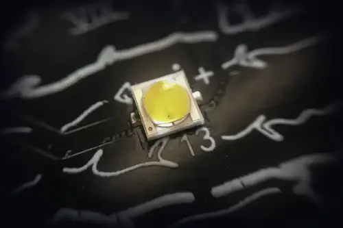 Chips de sustrato cerámico para la máxima disipación térmica y fotones por watt